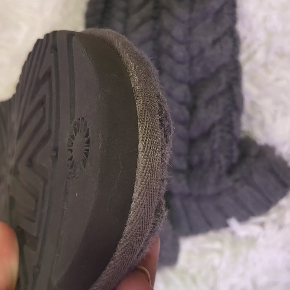 UGGS GRAY SWEATER WITH SILVER BUCKLES SIZE 9 - Picture 9 of 12